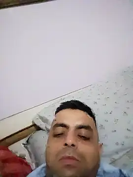 Snapshot of ashleellaunda7582 chatting on 04/04/26, 06:05 ashleellaunda7582 online show from 04/04/26, 06:05