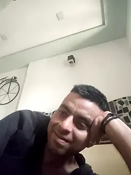 Snapshot of ashleellaunda7582 chatting on 04/16/26, 09:43 ashleellaunda7582 online show from 04/16/26, 09:43