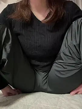 Snapshot of tnaant chatting on 04/09/26, 05:07 tnaant online show from 04/09/26, 05:07