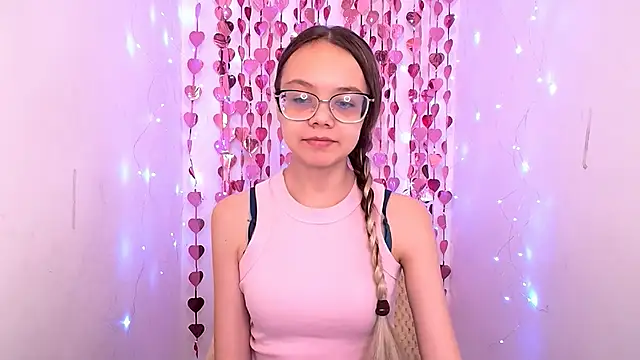 Snapshot of LolliStrawberry chatting on 03/15/26, 01:22 LolliStrawberry online show from 03/15/26, 01:22