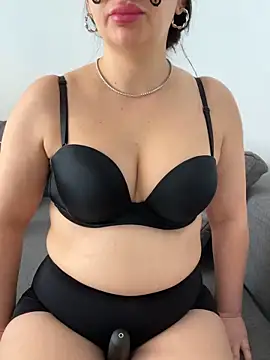 melissiaayzem online show from 04/17/26, 08:50