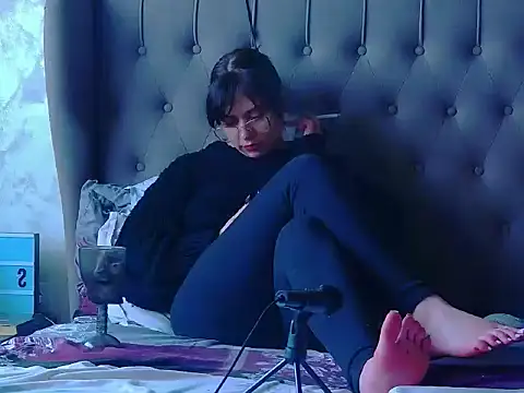 Snapshot of MaddyAllure chatting on 03/23/26, 09:02 MaddyAllure online show from 03/23/26, 09:02