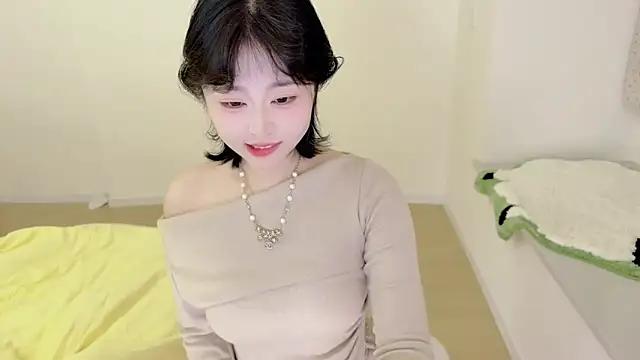 Snapshot of Onefiona chatting on 03/11/26, 10:54 Onefiona online show from 03/11/26, 10:54