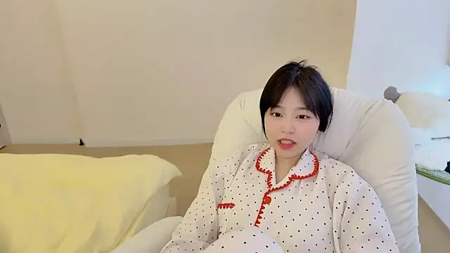 Snapshot of Onefiona chatting on 04/11/26, 07:45 Onefiona online show from 04/11/26, 07:45