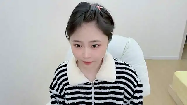 Snapshot of Onefiona chatting on 04/15/26, 06:53 Onefiona online show from 04/15/26, 06:53