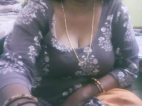 Snapshot of mohini_bhabhi chatting on 04/03/26, 08:34 mohini bhabhi online show from 04/03/26, 08:34