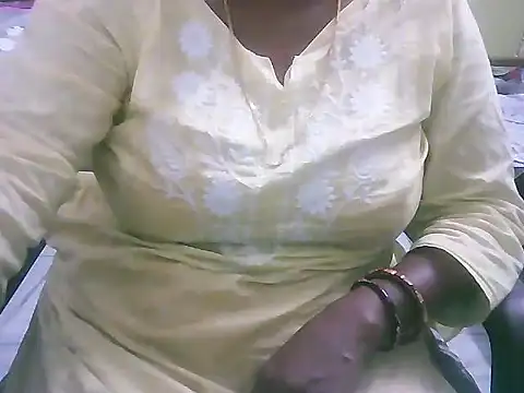 Snapshot of mohini_bhabhi chatting on 04/08/26, 11:32 mohini bhabhi online show from 04/08/26, 11:32