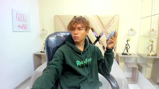 Anyelo Twink online show from 02/15/26, 01:09