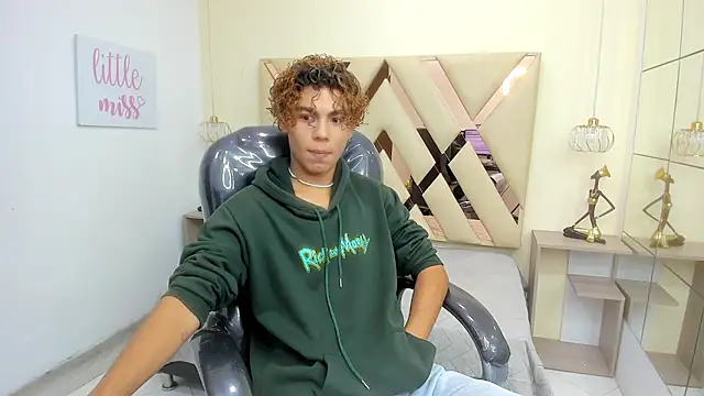 Snapshot of Anyelo_Twink chatting on 03/07/26, 08:39 Anyelo Twink online show from 03/07/26, 08:39