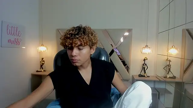 Snapshot of Anyelo_Twink chatting on 03/13/26, 09:21 Anyelo Twink online show from 03/13/26, 09:21