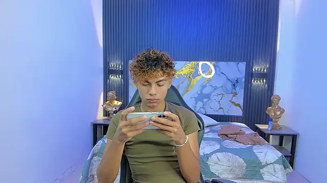 Snapshot of Anyelo_Twink chatting on 03/21/26, 04:17 Anyelo Twink online show from 03/21/26, 04:17