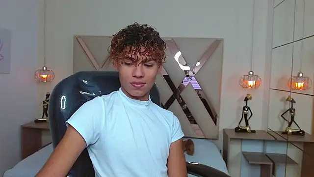 Snapshot of Anyelo_Twink chatting on 03/26/26, 04:51 Anyelo Twink online show from 03/26/26, 04:51