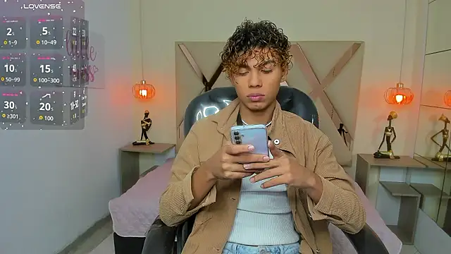 Snapshot of Anyelo_Twink chatting on 03/29/26, 05:40 Anyelo Twink online show from 03/29/26, 05:40