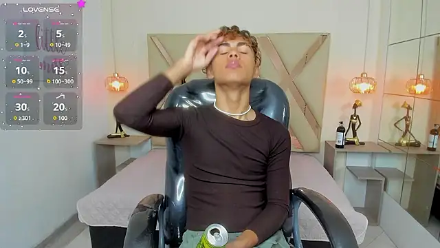 Snapshot of Anyelo_Twink chatting on 03/30/26, 05:41 Anyelo Twink online show from 03/30/26, 05:41