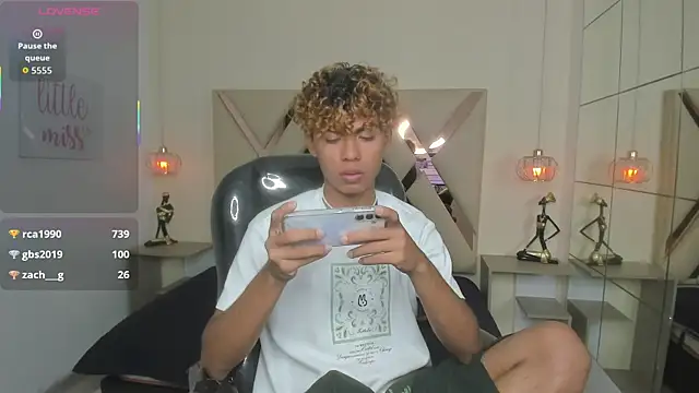 Snapshot of Anyelo_Twink chatting on 04/09/26, 06:19 Anyelo Twink online show from 04/09/26, 06:19