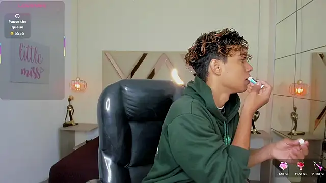 Snapshot of Anyelo_Twink chatting on 04/14/26, 04:18 Anyelo Twink online show from 04/14/26, 04:18