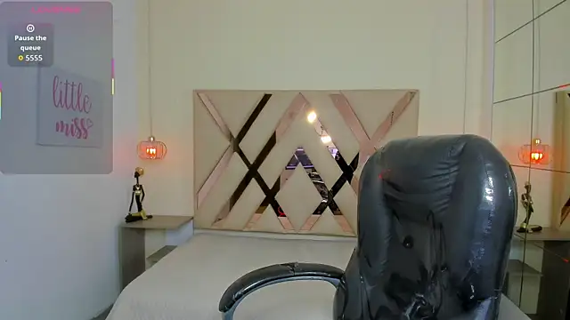 Snapshot of Anyelo_Twink chatting on 04/23/26, 04:24 Anyelo Twink online show from 04/23/26, 04:24