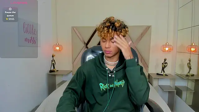 Snapshot of Anyelo_Twink chatting on 04/24/26, 03:42 Anyelo Twink online show from 04/24/26, 03:42