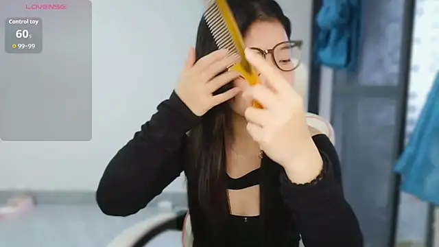 Snapshot of -XiaoYu-777 chatting on 02/24/26, 08:34 -XiaoYu-777 online show from 02/24/26, 08:34