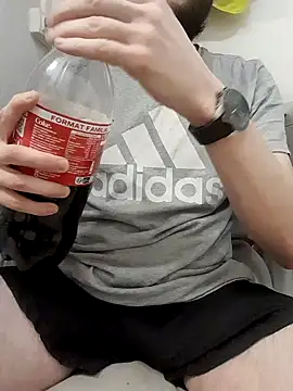 Snapshot of 80julien chatting on 02/03/26, 11:43 80julien online show from 02/03/26, 11:43