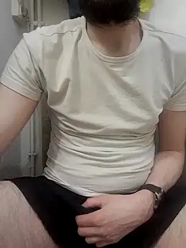 Snapshot of 80julien chatting on 02/11/26, 08:47 80julien online show from 02/11/26, 08:47