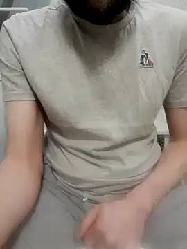 Snapshot of 80julien chatting on 02/18/26, 01:40 80julien online show from 02/18/26, 01:40