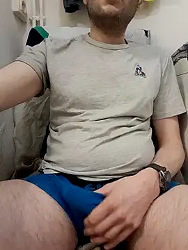 Snapshot of 80julien chatting on 02/19/26, 04:30 80julien online show from 02/19/26, 04:30