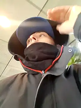 Snapshot of 80julien chatting on 02/20/26, 01:22 80julien online show from 02/20/26, 01:22