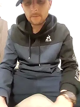 Snapshot of 80julien chatting on 02/21/26, 09:27 80julien online show from 02/21/26, 09:27