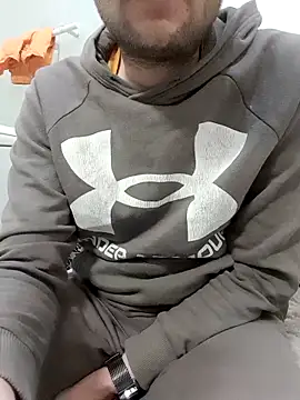 Snapshot of 80julien chatting on 02/24/26, 12:41 80julien online show from 02/24/26, 12:41