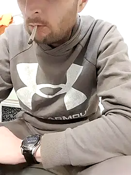 Snapshot of 80julien chatting on 02/24/26, 01:42 80julien online show from 02/24/26, 01:42