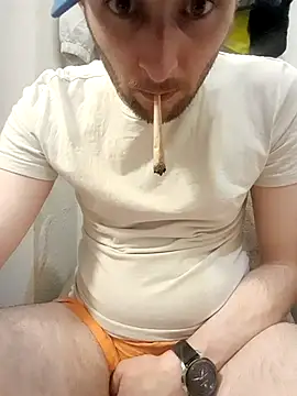 Snapshot of 80julien chatting on 02/27/26, 06:19 80julien online show from 02/27/26, 06:19