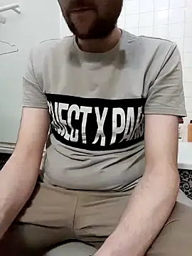 Snapshot of 80julien chatting on 03/06/26, 10:06 80julien online show from 03/06/26, 10:06