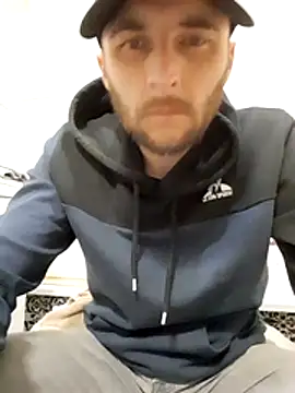 Snapshot of 80julien chatting on 03/15/26, 02:56 80julien online show from 03/15/26, 02:56