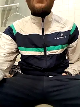 Snapshot of 80julien chatting on 03/20/26, 06:02 80julien online show from 03/20/26, 06:02