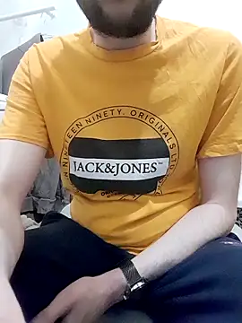 Snapshot of 80julien chatting on 03/21/26, 11:26 80julien online show from 03/21/26, 11:26