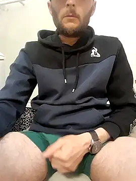 Snapshot of 80julien chatting on 03/26/26, 10:26 80julien online show from 03/26/26, 10:26