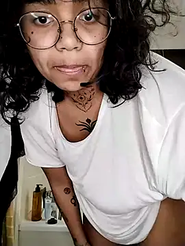 Snapshot of therealsun8 chatting on 02/03/26, 07:02 therealsun8 online show from 02/03/26, 07:02