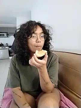 Snapshot of therealsun8 chatting on 02/04/26, 08:53 therealsun8 online show from 02/04/26, 08:53