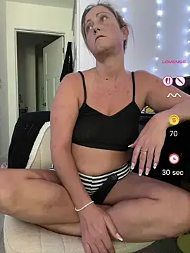 FoxyMillie online show from 07/25/26, 03:53
