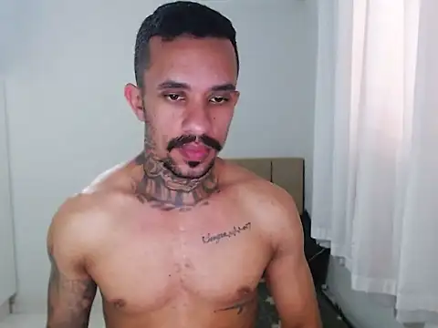 Snapshot of lipegonzalezz chatting on 02/19/26, 02:46 lipegonzalezz online show from 02/19/26, 02:46