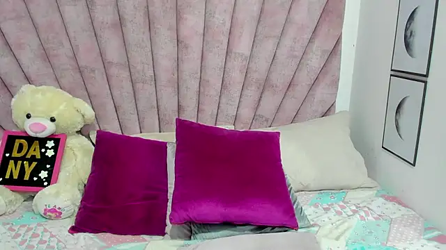 danibellucii  online show from 03/21/26, 08:19