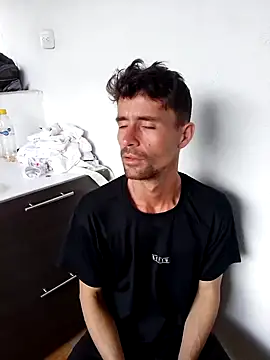 torvyHot online show from 04/17/26, 07:17