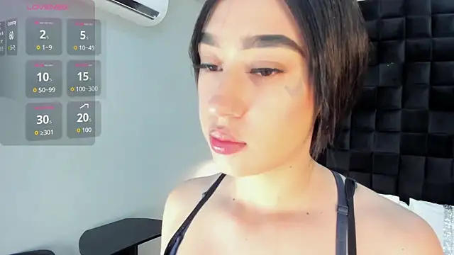 Snapshot of emily_clarkk_ chatting on 03/12/26, 08:26 emily clarkk online show from 03/12/26, 08:26