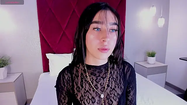 Snapshot of emily_clarkk_ chatting on 04/08/26, 07:58 emily clarkk online show from 04/08/26, 07:58