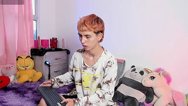 Snapshot of Maiky_Cooper01 chatting on 03/18/26, 02:53 Maiky Cooper01 online show from 03/18/26, 02:53