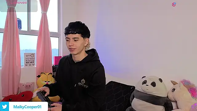 Snapshot of Maiky_Cooper01 chatting on 03/24/26, 01:27 Maiky Cooper01 online show from 03/24/26, 01:27