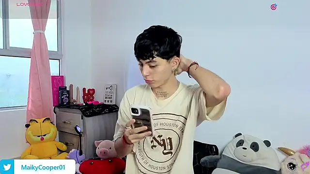 Snapshot of Maiky_Cooper01 chatting on 03/30/26, 01:12 Maiky Cooper01 online show from 03/30/26, 01:12