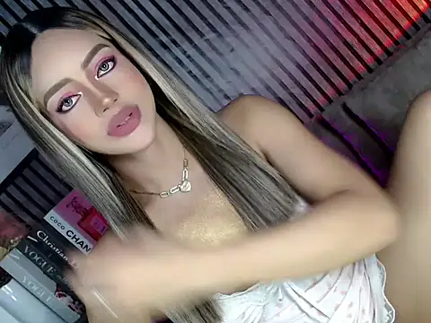 Snapshot of midnight_tease69 chatting on 03/25/26, 10:49 midnight tease69 online show from 03/25/26, 10:49