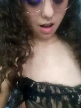 Snapshot of racheldepp_ chatting on 02/01/26, 04:49 racheldepp online show from 02/01/26, 04:49